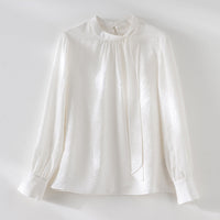 Damen Elegante Satin-Bluse mit Schluppe und feiner Jacquard-Struktur Nord Taschen - Cremeweiß