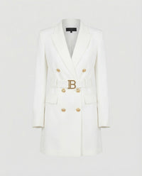 Gertrude | Damen Doppelreiher Mantelblazer Logoschließe – Mantel Blazer Logo 2026 - Creme