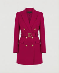 Gertrude | Damen Doppelreiher Mantelblazer Logoschließe – Mantel Blazer Logo 2026 - Fuchsia