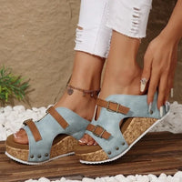 Coraline™ Leder-Pantolette mit Plateau und Doppelverstellung - Hellblau