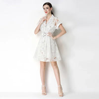 Celestine™ Kleid Aus Zarter Spitze Mit Integriertem Gürtel - Weiß