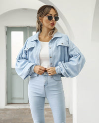 Sofia | Damen Cropped Jacke mit Taschen und Knöpfen - Himmelblau