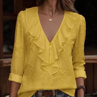 Anneliese™ Bluse mit V-Ausschnitt, Frontvolants und floraler Stickerei - Gelb