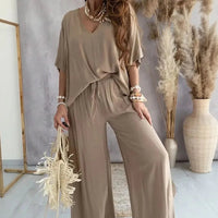 Biarritz™ Set — V-Ausschnitt-Bluse & Palazzo-Hose mit verstellbarem Kordelzugbund - Khaki