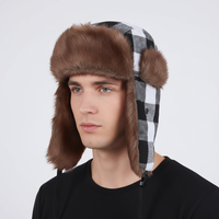 Trappermütze mit Ohrklappen - winddicht und warm - Schwarz Weiß Kariert