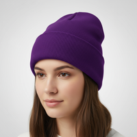 Gestrickte Wintermütze mit warmer Isolierung - Violett