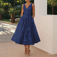 Kleid Lavienne™ mit floralem Muster und betonter Taille mit Bindegürtel - Marineblau