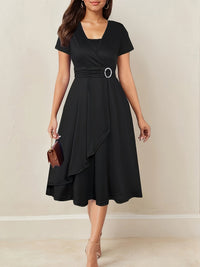 Elisa | V-Ausschnitt Midikleid mit asymmetrischem Saum - Schwarz