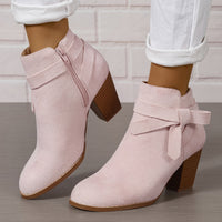 Heloise | Damen Stiefeletten mit Blockabsatz und Rückenschleifendetail - Rosa