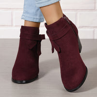 Heloise | Damen Stiefeletten mit Blockabsatz und Rückenschleifendetail - Rot