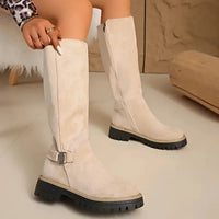 Bertine | Damen kniehohe Stiefel mit Schnallendetail und Profilsohle - Beige