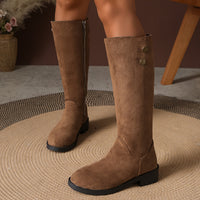 Halcyon | Damen kniehohe Stiefel mit goldfarbenen Knopfakzenten - Braun