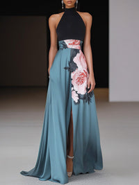 Damen Ärmelloses Maxikleid mit Neckholder-Kragen und Blumenmuster mit Seitenschlitz - Schwarz mit Blumenmuster