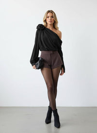 Damen-Bluse aus Chiffon mit One-Shoulder-Ausschnitt - Schwarz