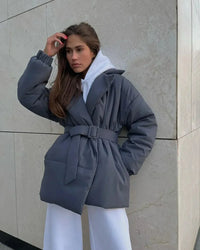 Damen Gesteppte Pufferjacke mit Gürtel breitem Kragen und gerippten Bündchen - Dunkelgrau
