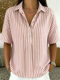 Emilia | Damen Gestreifte Relaxed-Fit Kurzarm-Bluse mit Polokragen - Rosa