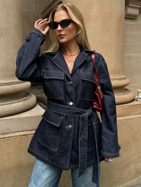 Damen Jeansjacke mit Gürtel und Brusttaschen - Dunkelblau
