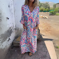 Damen Langarm Maxikleid mit V-Dekolleté und gemusterter Oberfläche - Rosa mit Muster