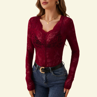Damen Langarm Spitzenbluse mit V-Ausschnitt und gewellter Kante - Dunkelrot