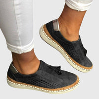 Damen Loafer mit Quaste auf dem Vorderblatt und Lochmuster an den Seiten - Schwarz