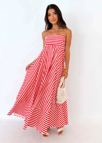 Damen Maxikleid mit Streifen gerader Ausschnitt und Spaghettiträgern mit Stufensaum - Rot mit Streifen