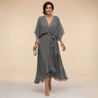 Damen-Midikleid mit V-Ausschnitt und Bindegürtel - Grau