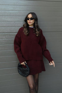 Damen Strick Set mit Rundhals Pullover und Minirock und Rippenbündchen - Bordeauxrot