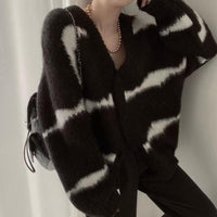 Damen-strickjacke mit v-ausschnitt knopfverschluss und streifen - Schwarz