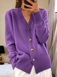 Leonie | Damen V-Ausschnitt Strick-Cardigan mit Herzknöpfen Relaxed Fit - Violett