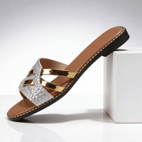 Flache Damen-Pantoletten mit Metallic-Riemen - Silber