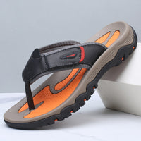 Herren-Zehentrenner-Sandalen mit breiten Riemen und profilierter Sohle - Schwarz
