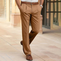 Herrenhose mit Bundfalten und geradem Bein - Braun
