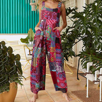 Mirela | Luftige Latzhose mit Blumenmuster - Lila