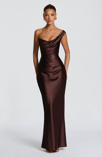 Leni | Damen Figurbetontes One-Shoulder Satin Abendkleid - Braun