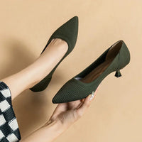 Solvei | Damen Kitten Heel Pumps Spitze Zehenpartie - Armeegrün