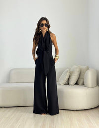 Kamwi - Eleganter Jumpsuit Mit Drapiertem Ausschnitt Und Weitem Bein - Schwarz