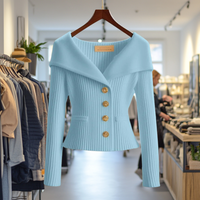 Nele | Feminine Wandelbare Strickjacke - Blau