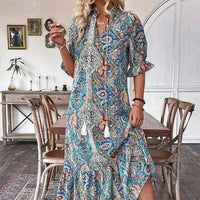 Aniy – Sommerkleid mit Blumenmuster und V-Ausschnitt - Blau