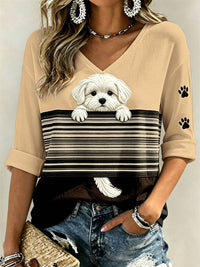 Damen-T-Shirt mit verstecktem Malteser-Hund und Pfotenabdrucken, Color-Block-Print, mittellange Ärmel und V-Ausschnitt - Khaki