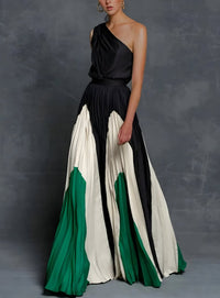 Isla | Plissiertes Damen-Maxikleid mit One-Shoulder-Design und Colorblock-Muster - Smaragdgrüne monochrome Eleganz